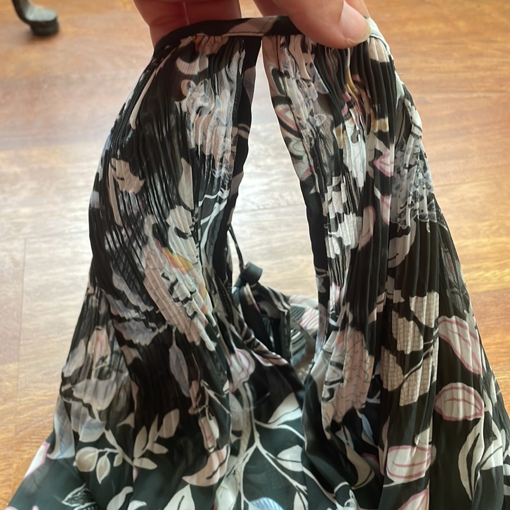 BNWOT Lauren Conrad floral sheer light blouse. - Picture 8 of 15